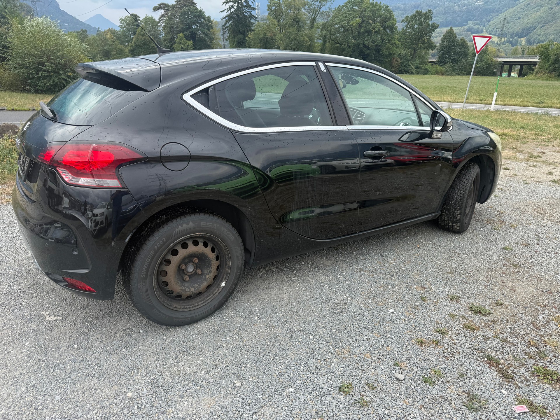 DS AUTOMOBILES DS4 1.6 HDi SO Chic-image-2