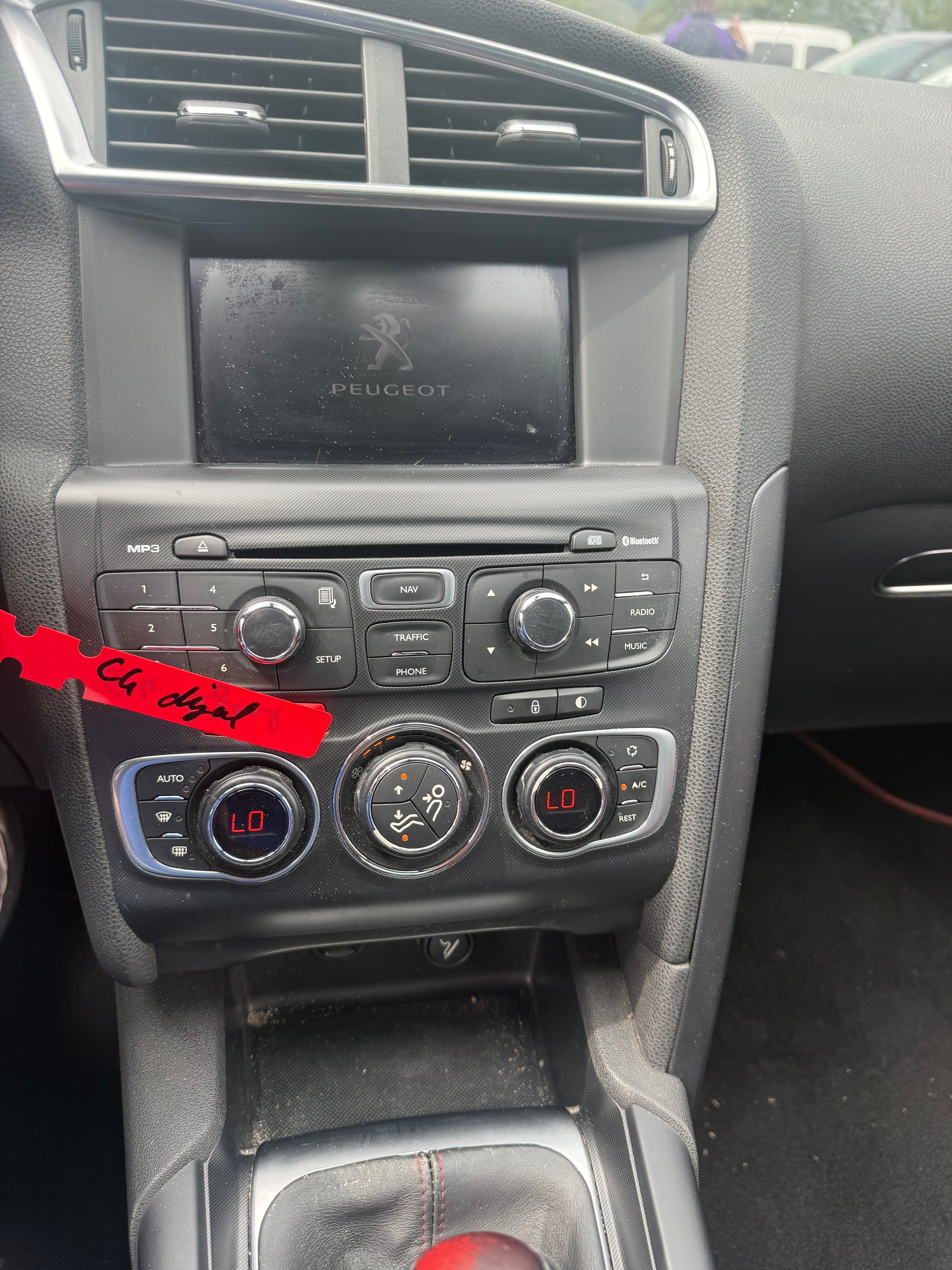 DS AUTOMOBILES DS4 1.6 HDi SO Chic-image-9