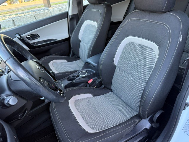 KIA Cee'd 1.0 T-GDi Swiss Champion-image-6