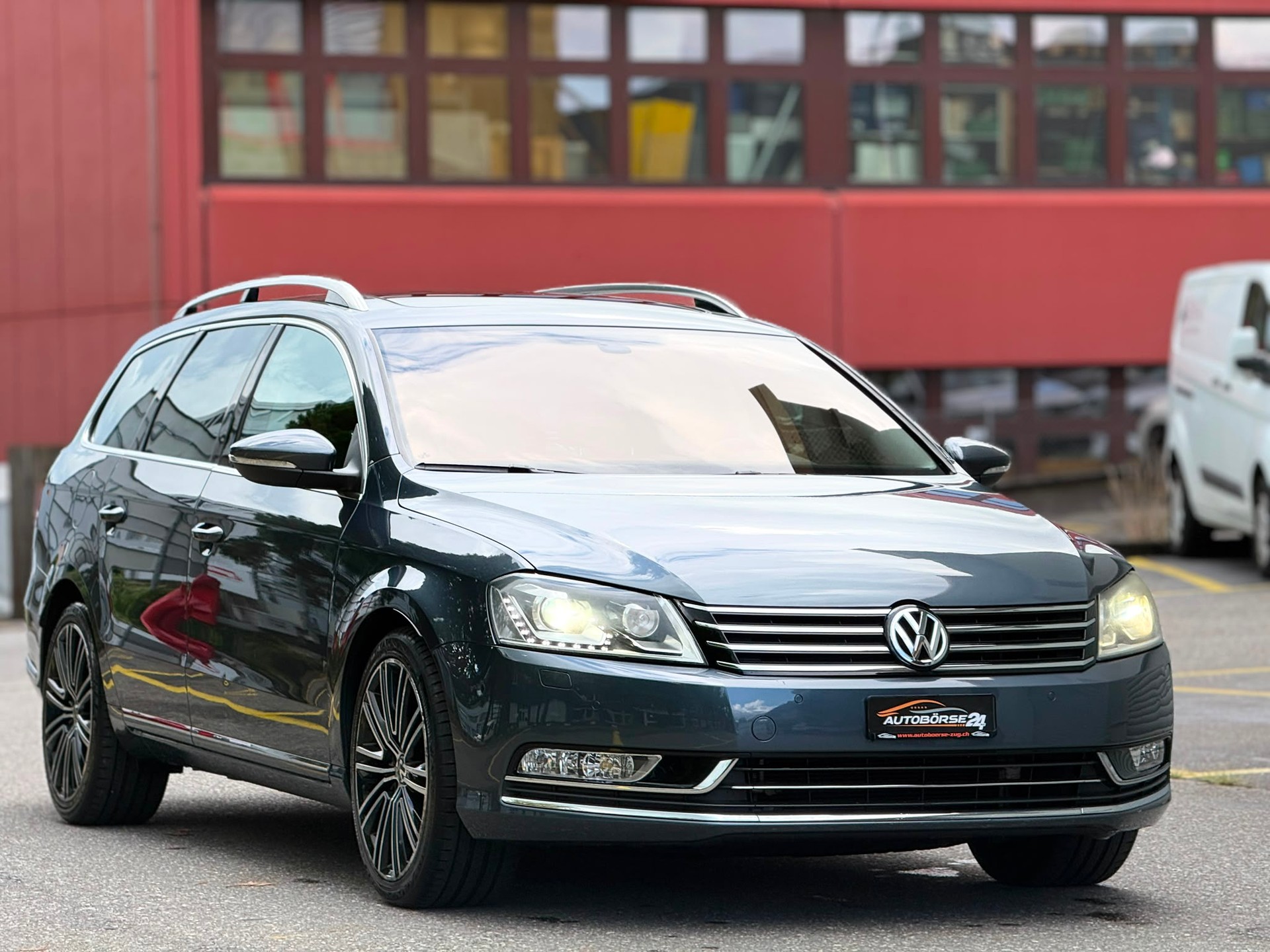 VW Passat Variant 2.0 TDI 177 BlueMT High.DSG 4m-showroom-element-1