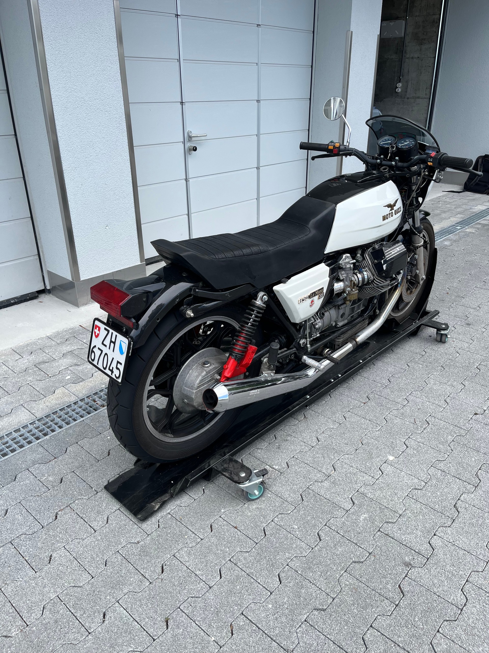 MOTO GUZZI 850 LE MANS III-image-3