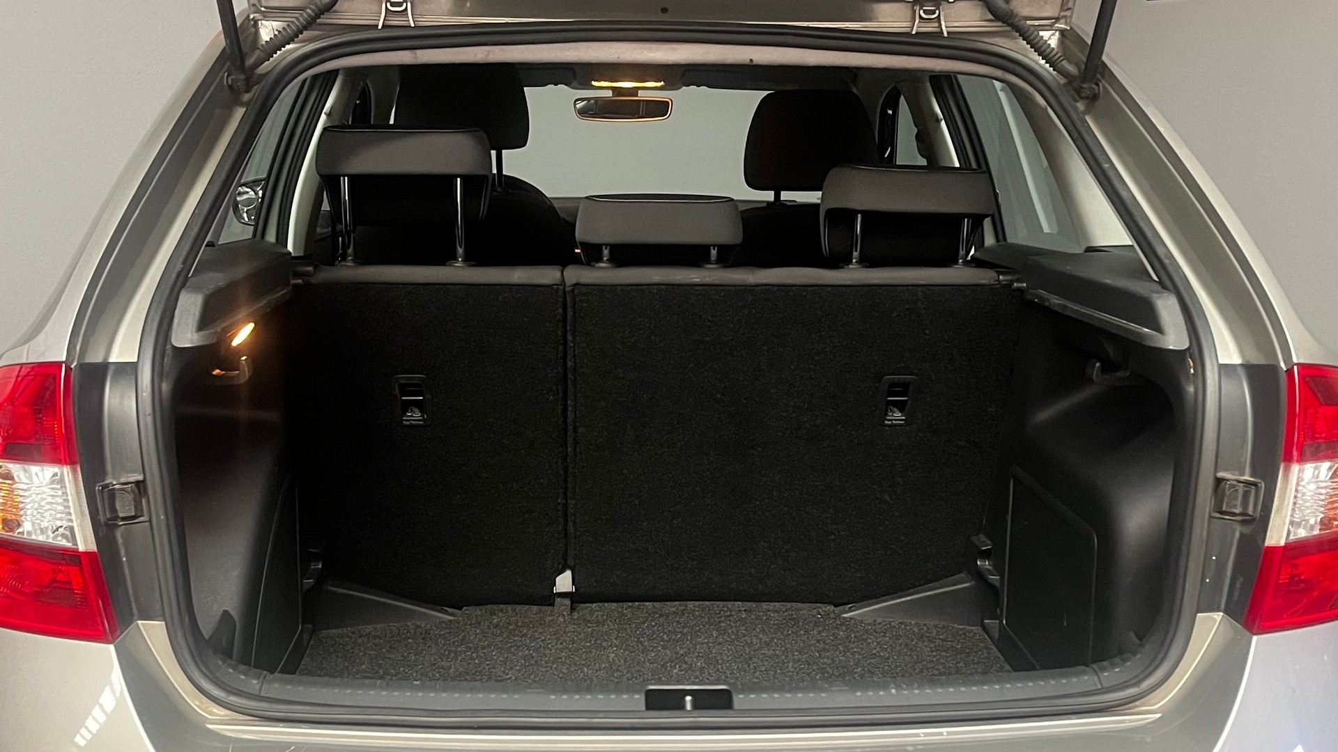 SKODA Rapid Spaceback 1.2 TSI Ambition-image-10