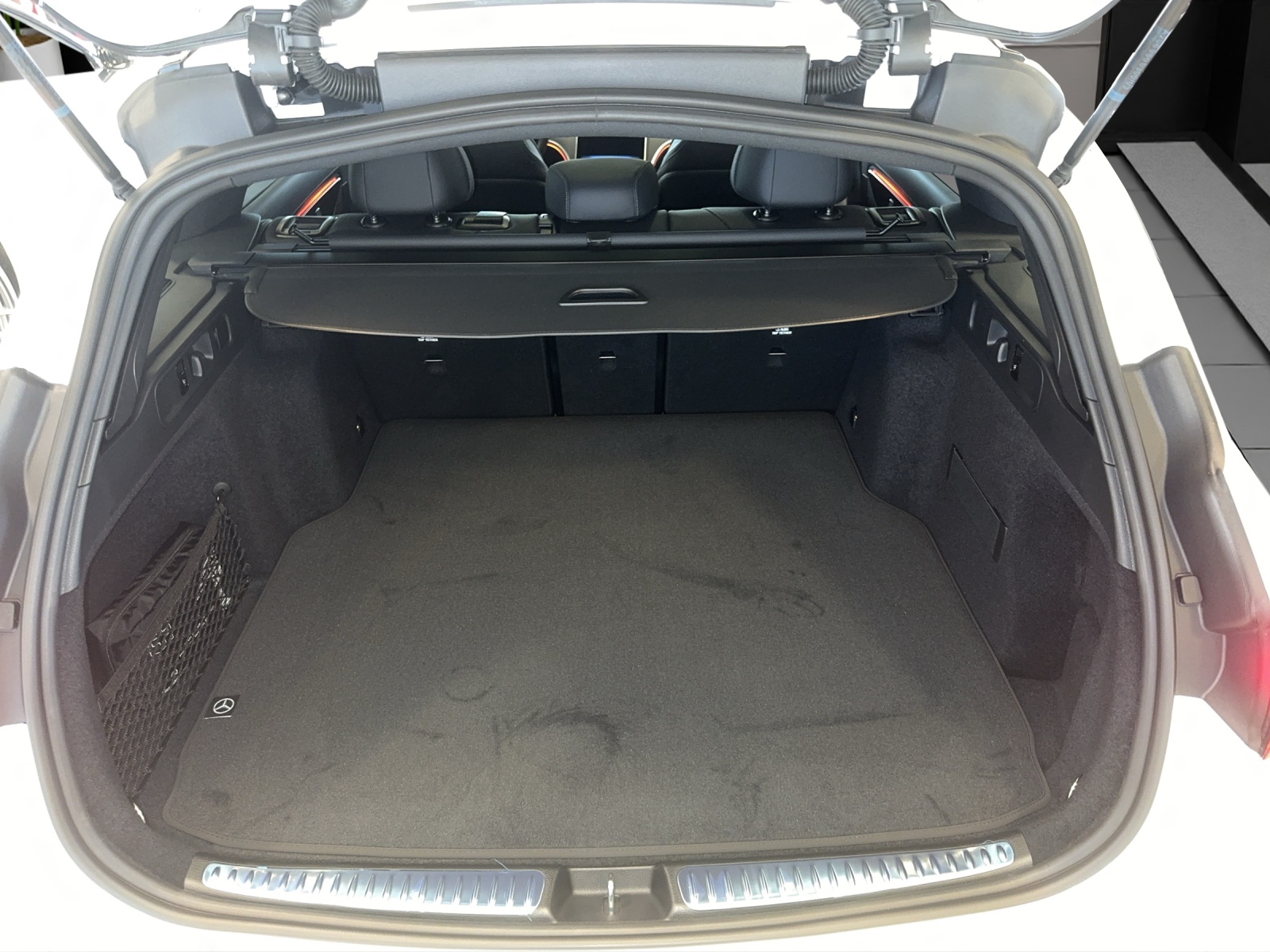 MERCEDES-BENZ C 220 d T 4 Matic-image-6