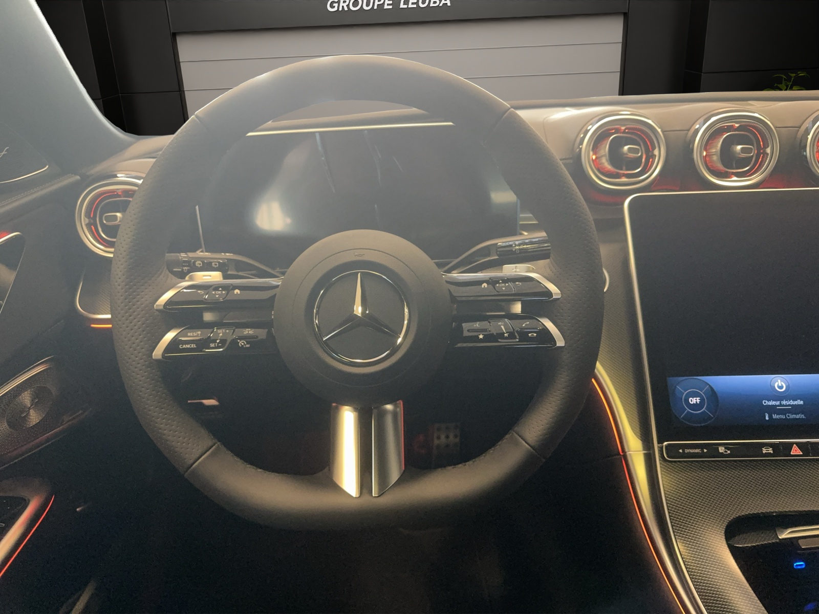 MERCEDES-BENZ C 220 d T 4 Matic-image-12