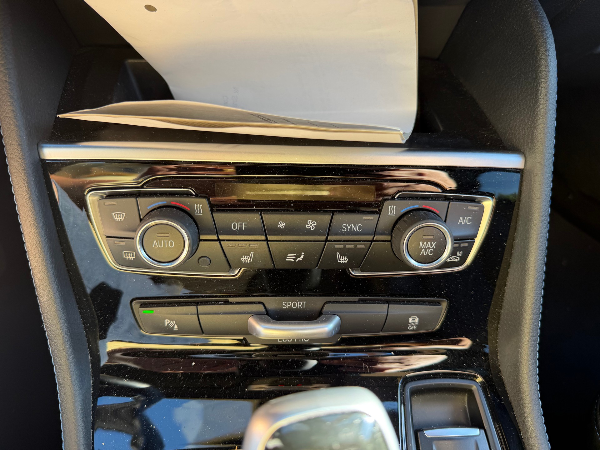 BMW 218d xDrive Active Tourer Steptronic Fleet Edition-image-17