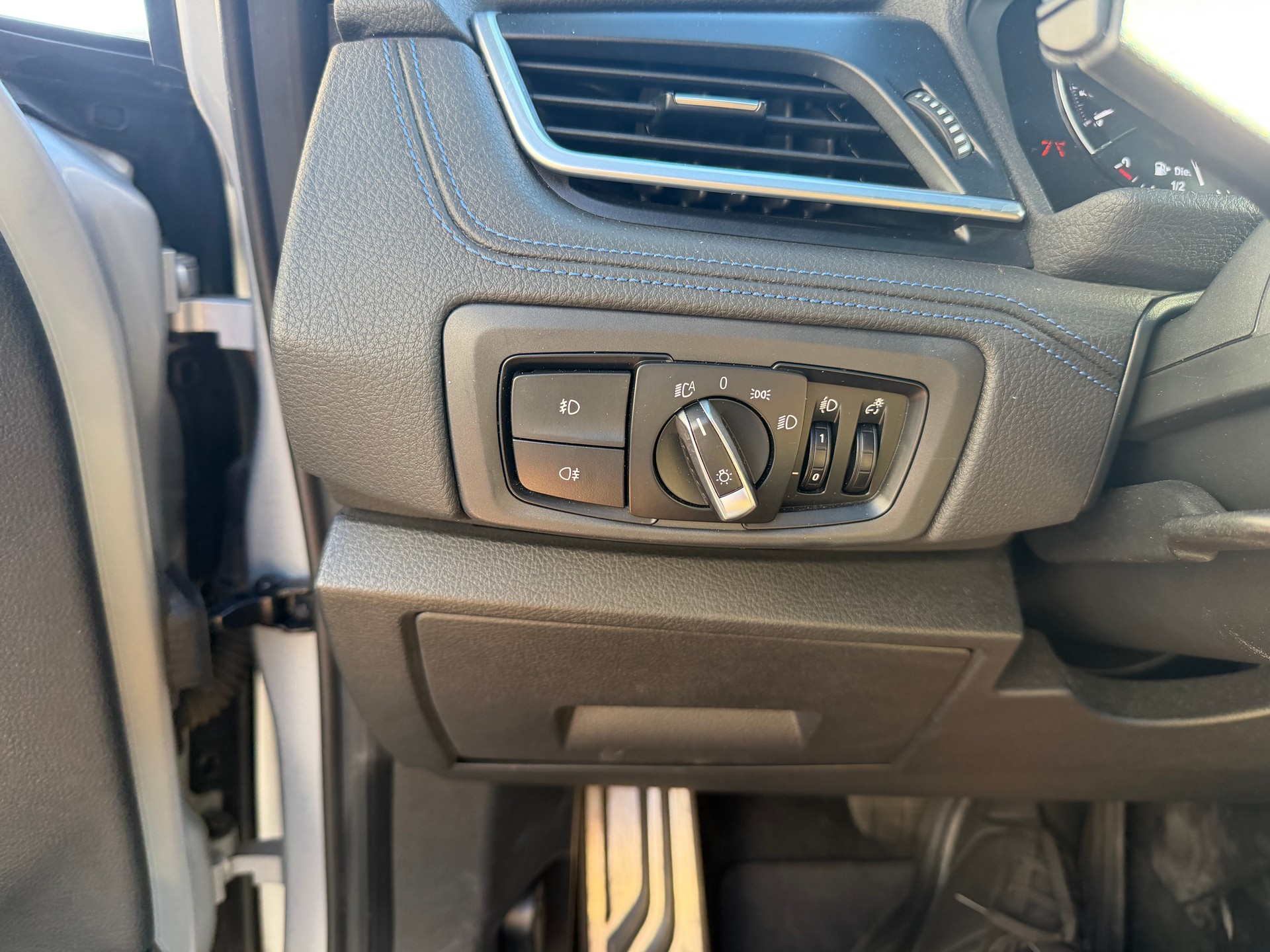 BMW 218d xDrive Active Tourer Steptronic Fleet Edition-image-23