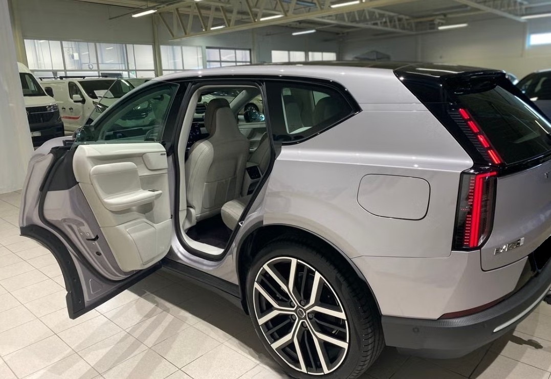 VOLVO EX60 Ultra AWD-image-8