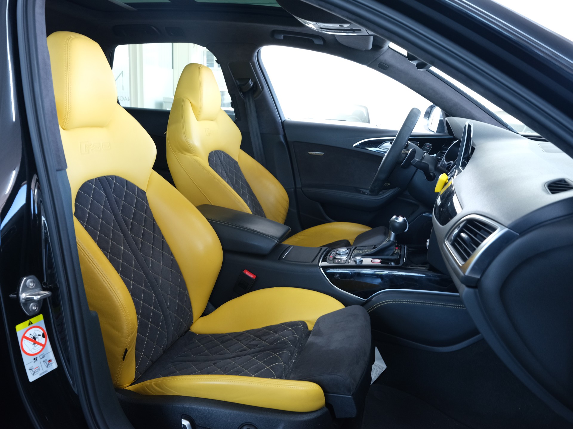 AUDI RS6 Avant 4.0 TFSI V8 performance quattro *Bose* *RS-Performance* *Panorama*-image-33