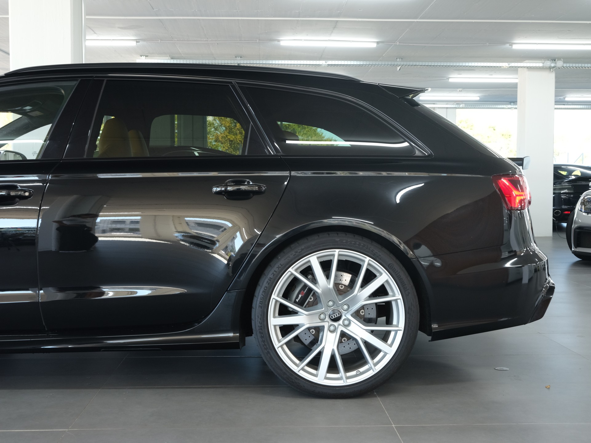 AUDI RS6 Avant 4.0 TFSI V8 performance quattro *Bose* *RS-Performance* *Panorama*-image-13