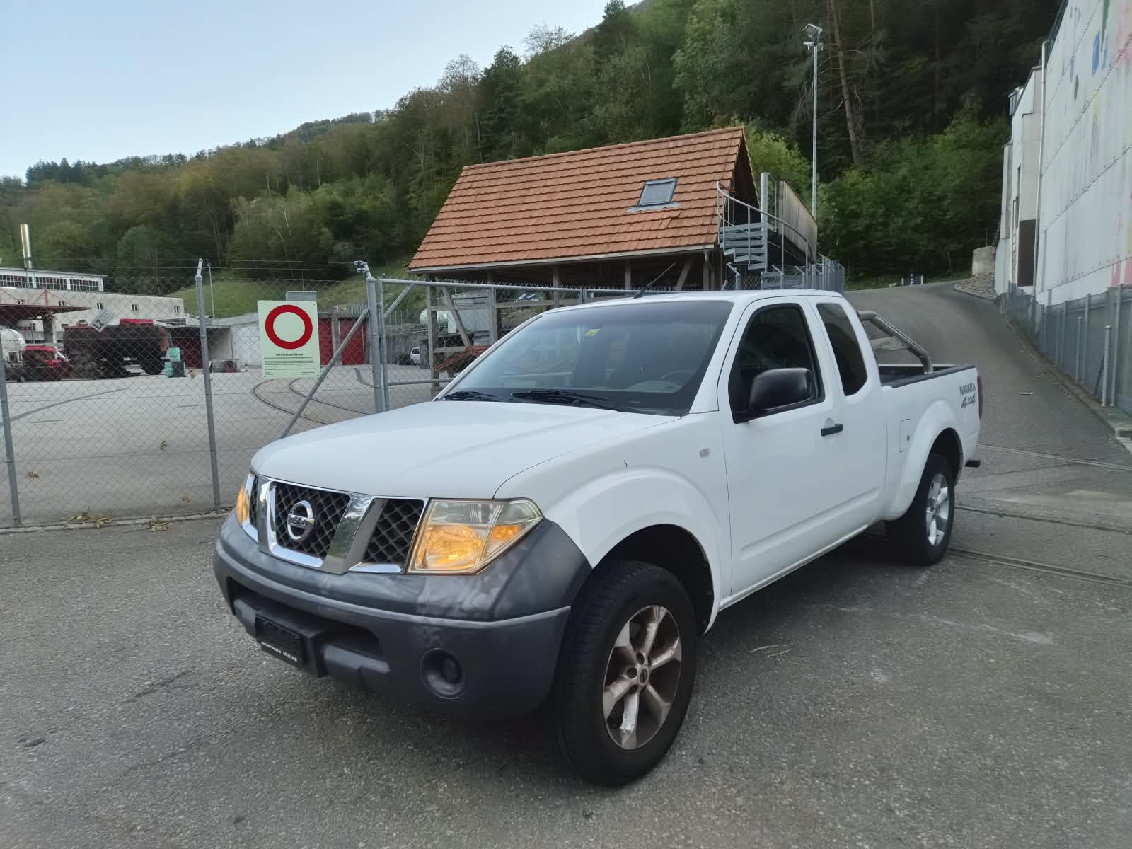 NISSAN Navara King Cab XE 2.5 dCi 4WD-showroom-element-1