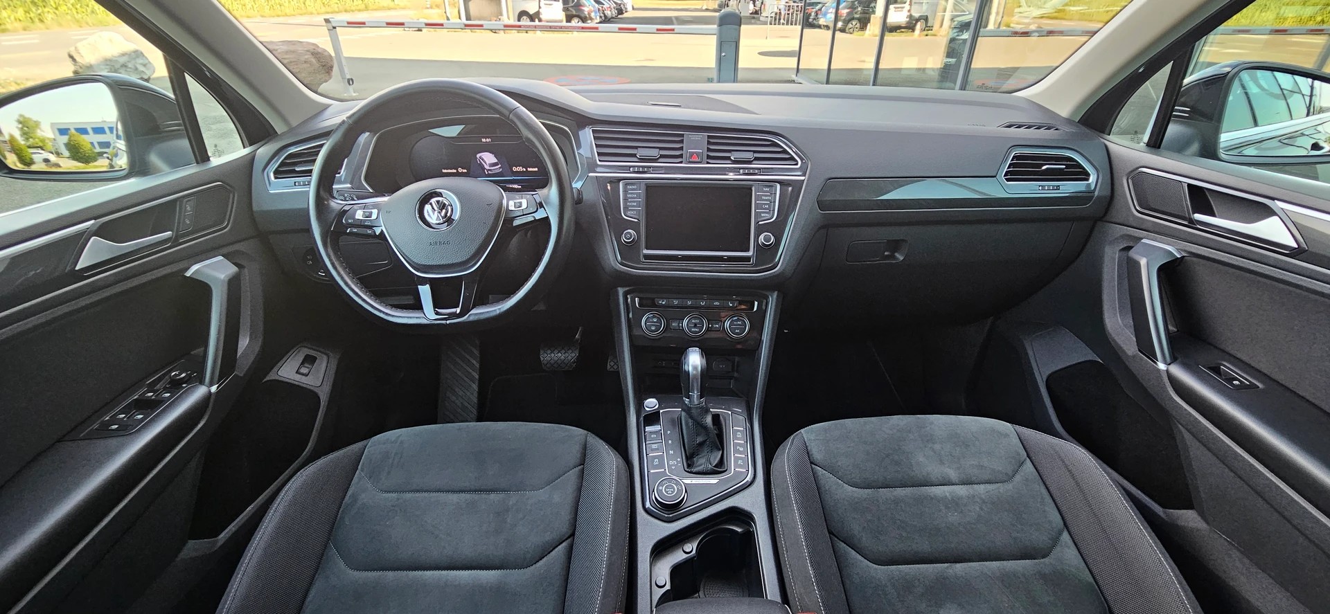 VW Tiguan 2.0 TDI SCR Highline4Motion DSG-image-8
