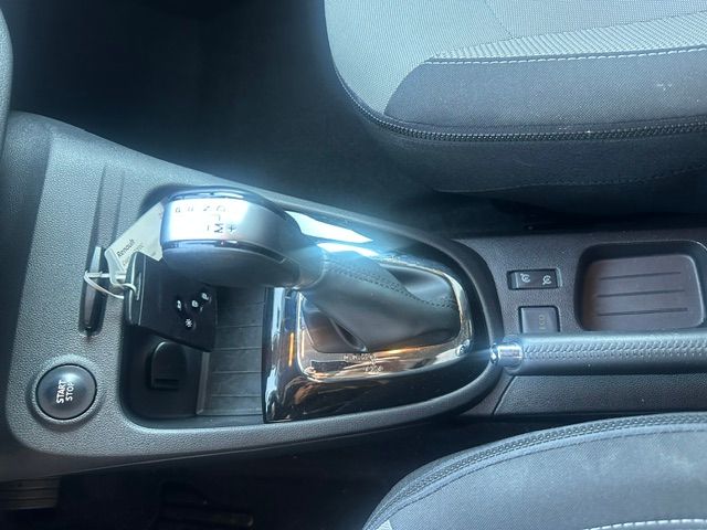RENAULT Captur 1.2 T 16V Outdoor + EDC-image-11