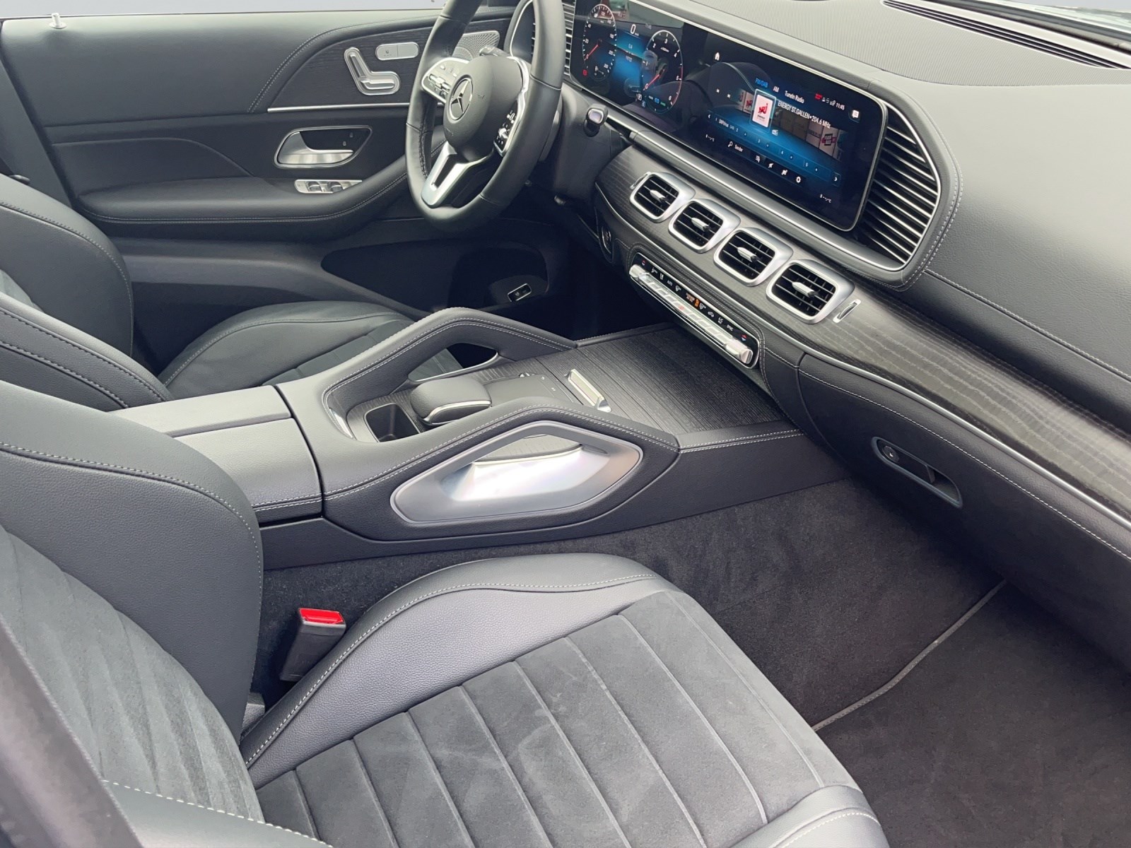 MERCEDES-BENZ GLE 300 d 4Matic AMG Line 9G-Tronic-image-9