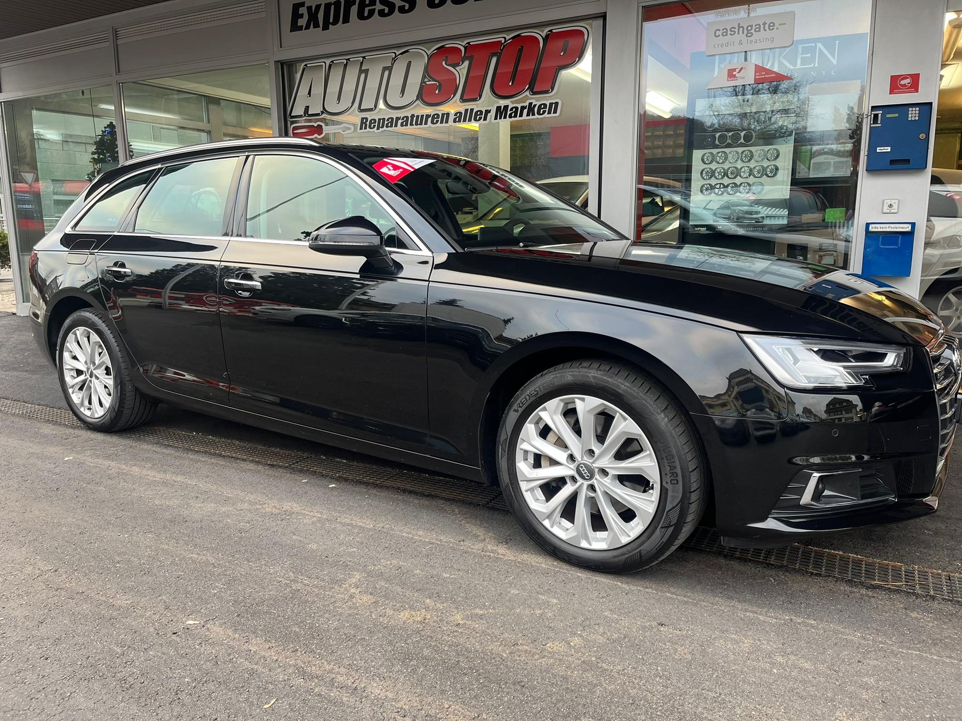AUDI A4 Avant 2.0 TDI Sport quattro S-tronic-showroom-element-1