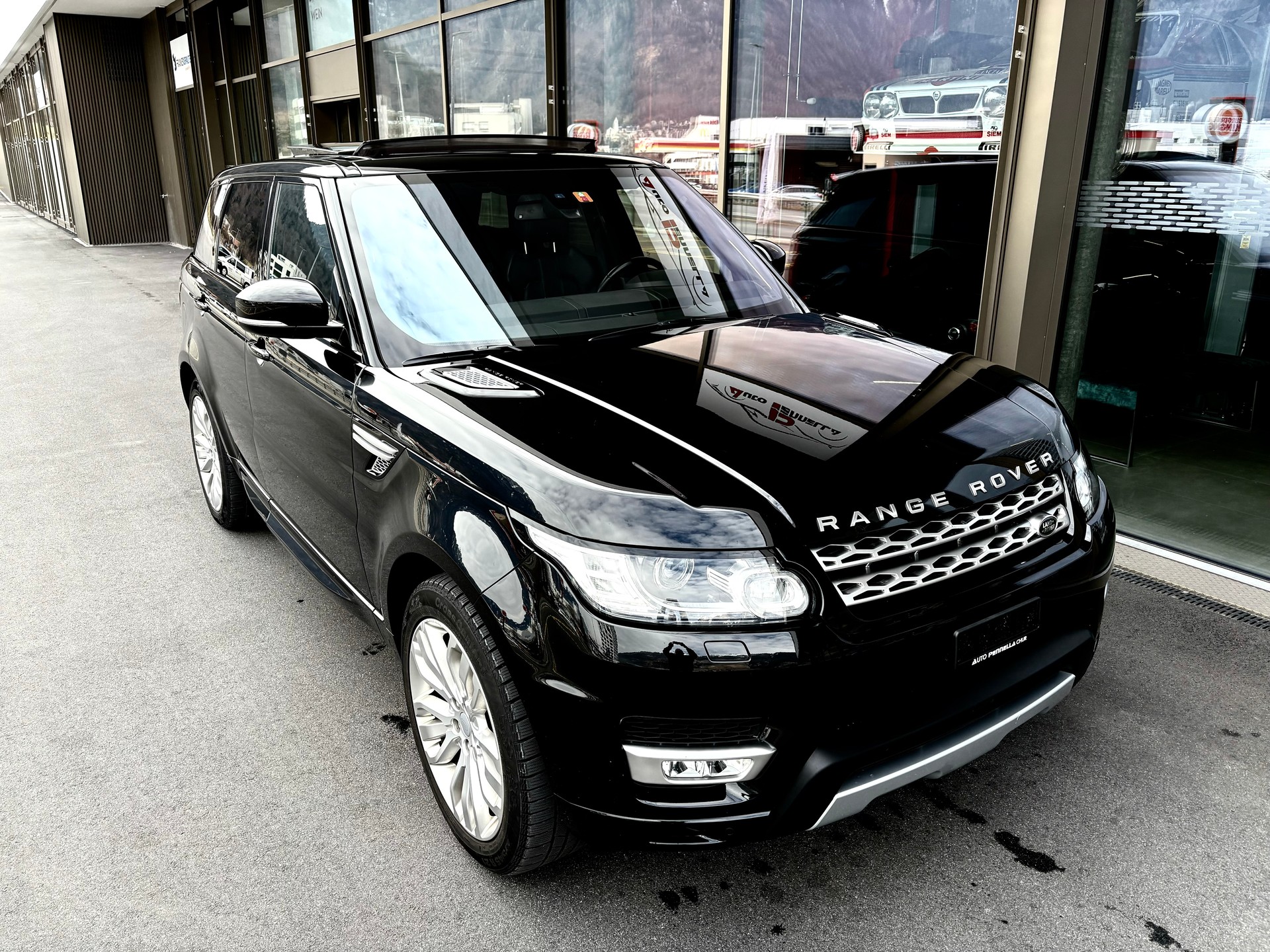 LAND ROVER Range Rover Sport 3.0 TDV6 HSE Automatic-image-1