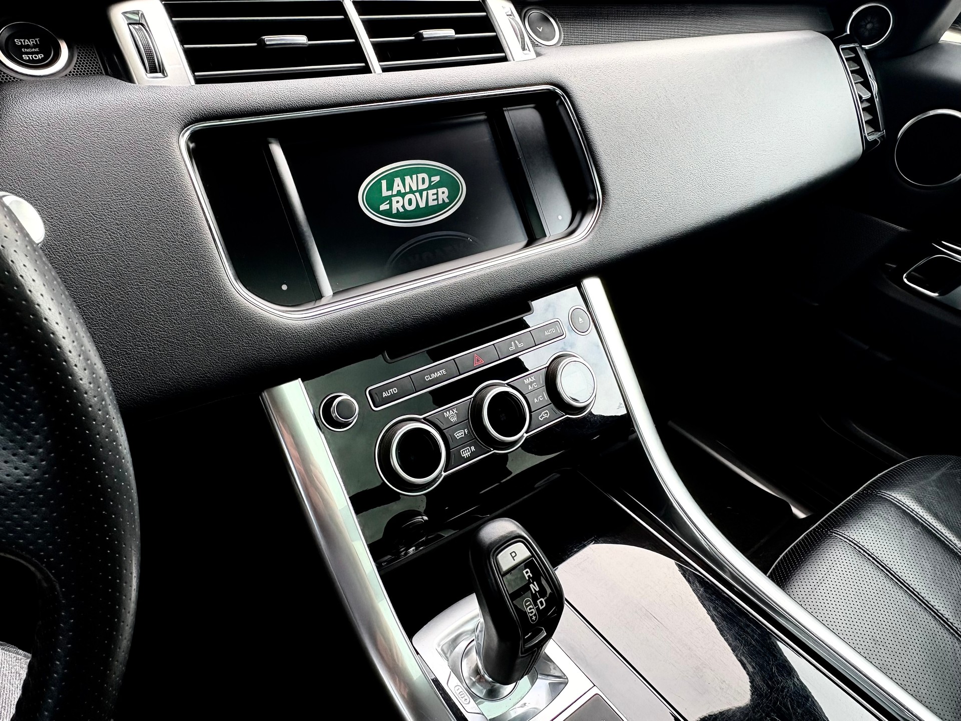 LAND ROVER Range Rover Sport 3.0 TDV6 HSE Automatic-image-6