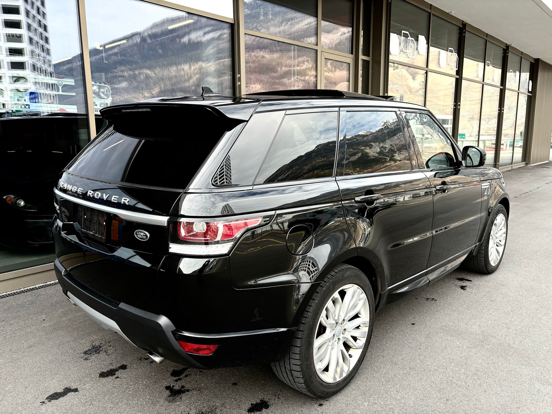 LAND ROVER Range Rover Sport 3.0 TDV6 HSE Automatic-image-9