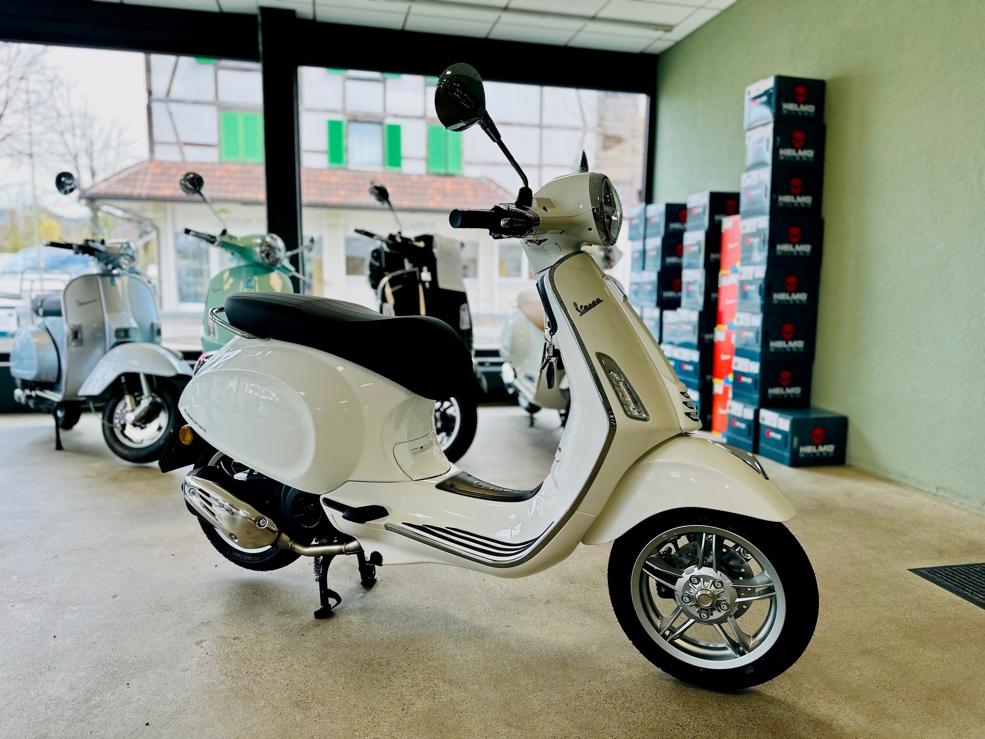 PIAGGIO Vespa 125 Primavera-image-1