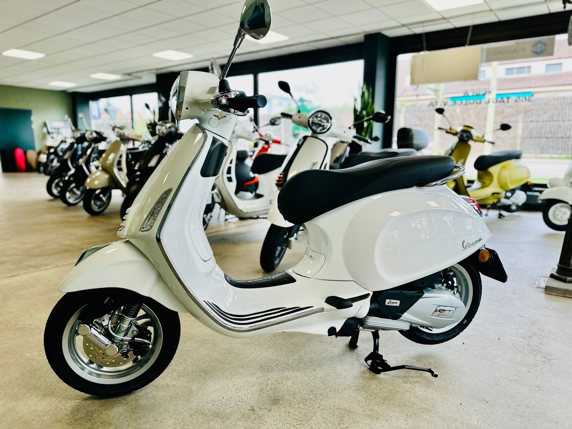 PIAGGIO Vespa 125 Primavera-image-4