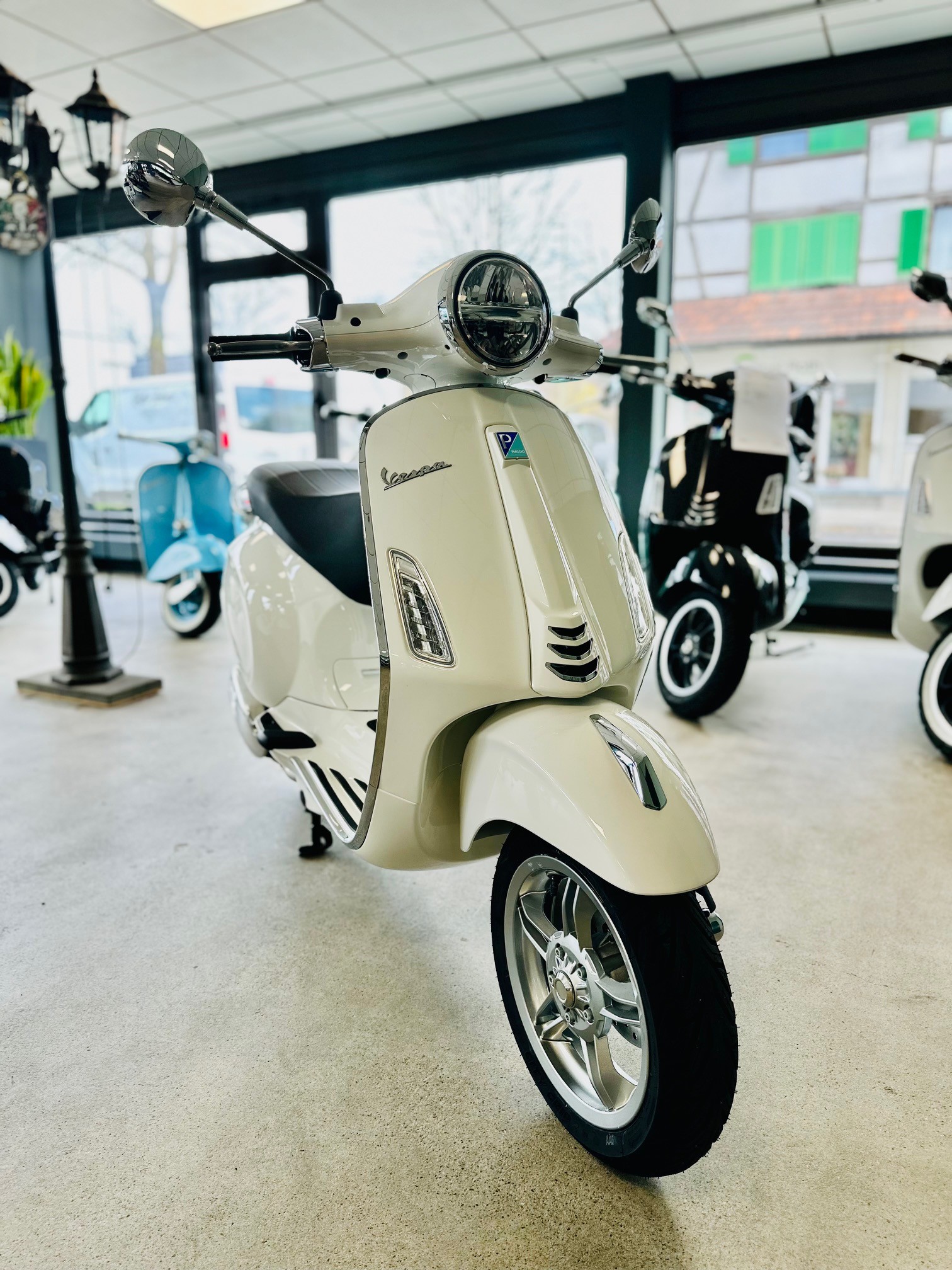 PIAGGIO Vespa 125 Primavera-image-0