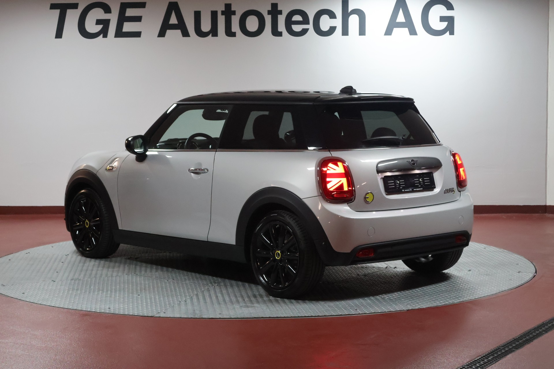 MINI Cooper SE-image-15