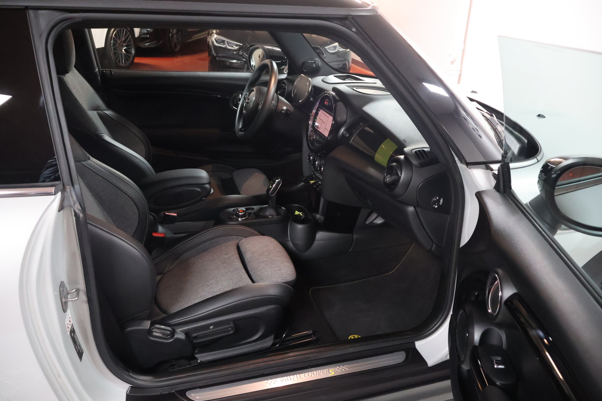 MINI Cooper SE-image-13