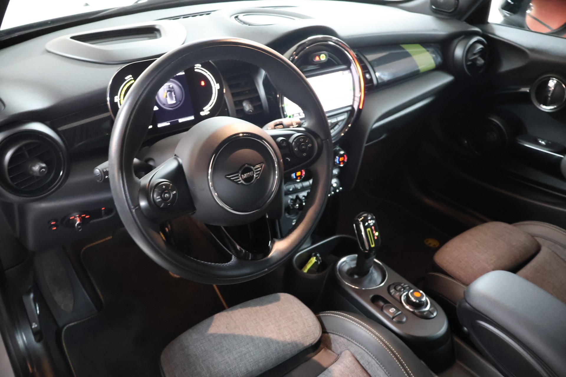 MINI Cooper SE-image-8