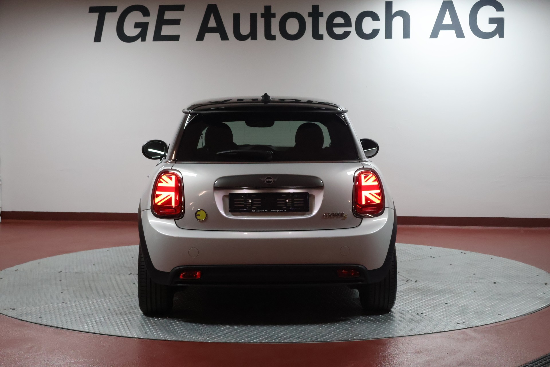 MINI Cooper SE-image-17