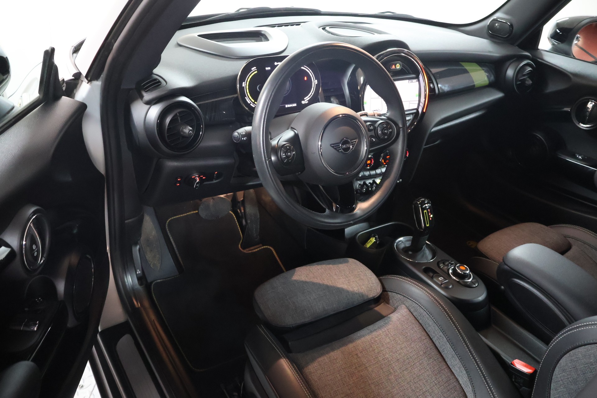 MINI Cooper SE-image-7