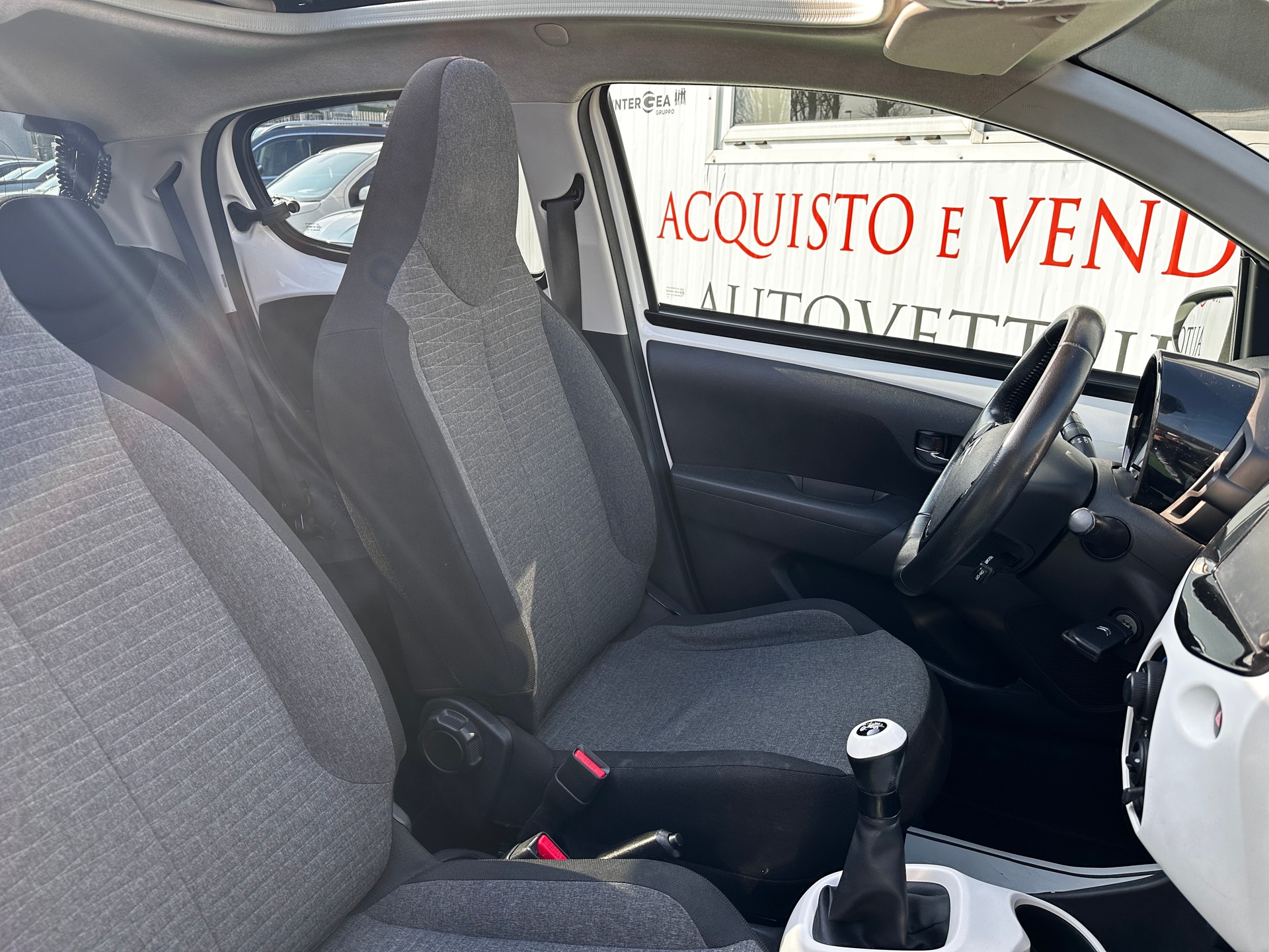 CITROEN C1 1.2 VTi Feel Airscape-image-13