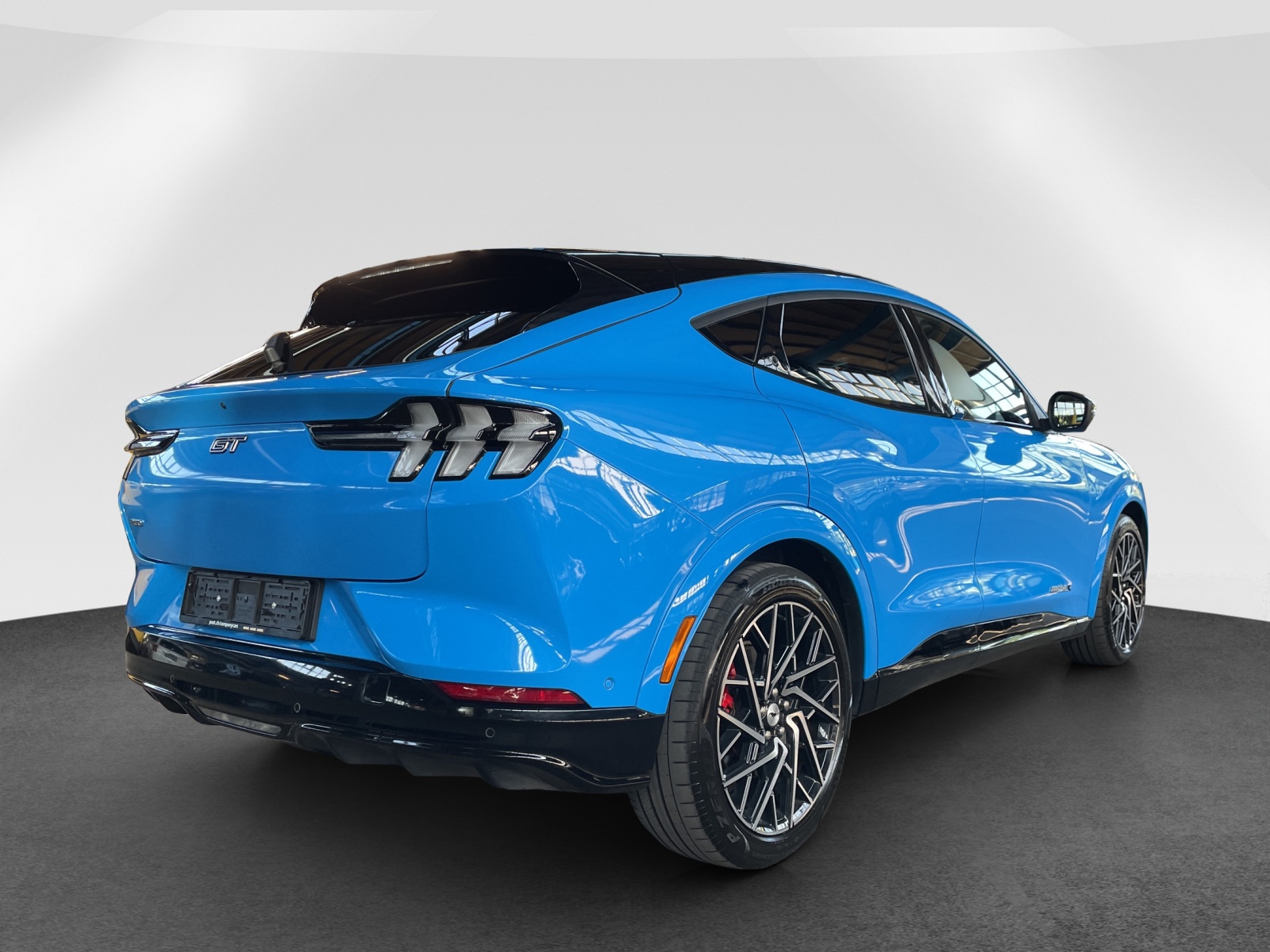 FORD Mustang Mach-E Extended GT AWD-image-5
