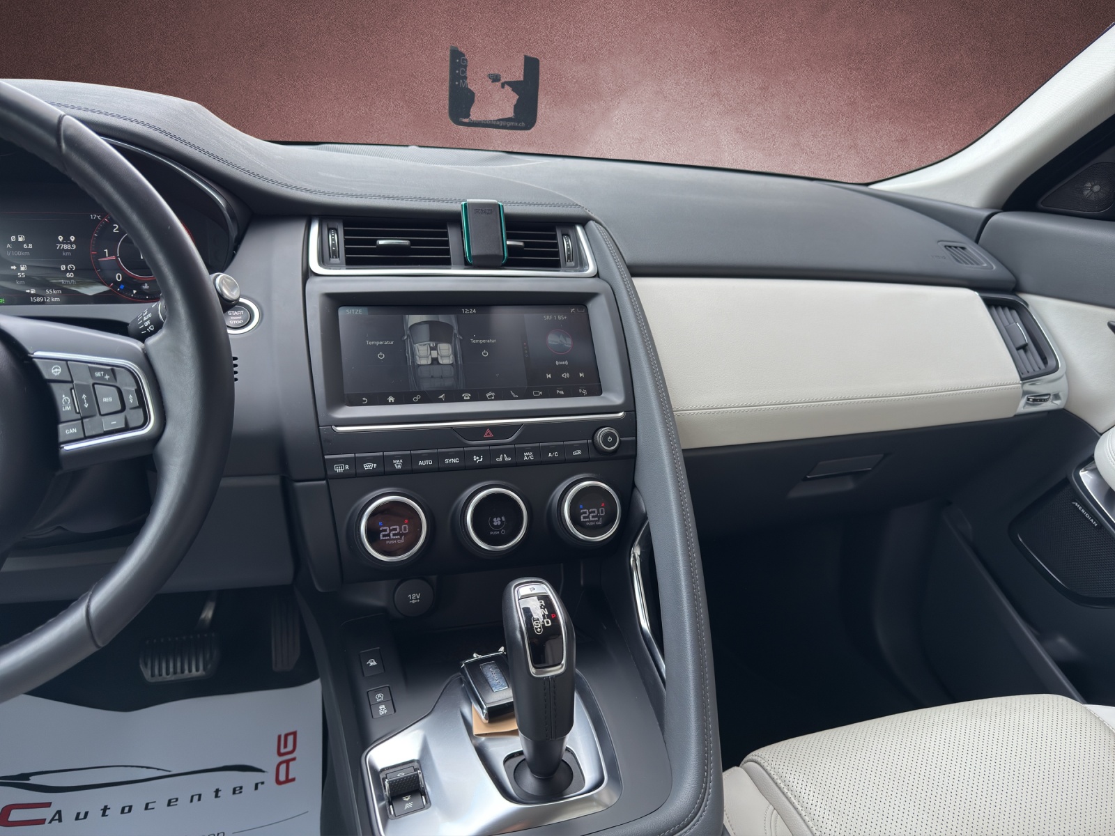JAGUAR E-Pace 2.0d D240 SE AWD Automatik-image-9