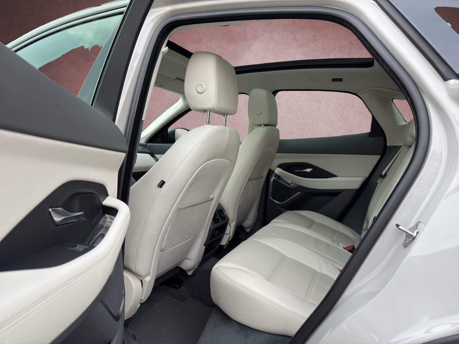 JAGUAR E-Pace 2.0d D240 SE AWD Automatik-image-8