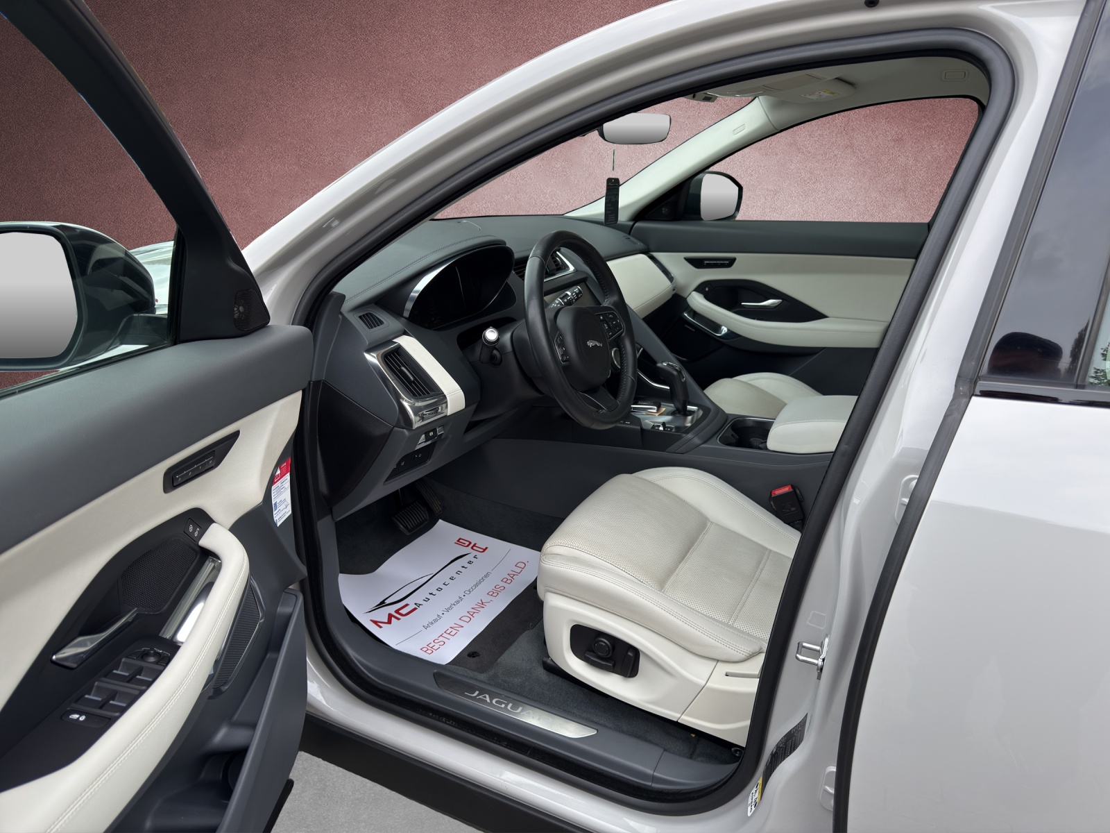JAGUAR E-Pace 2.0d D240 SE AWD Automatik-image-5