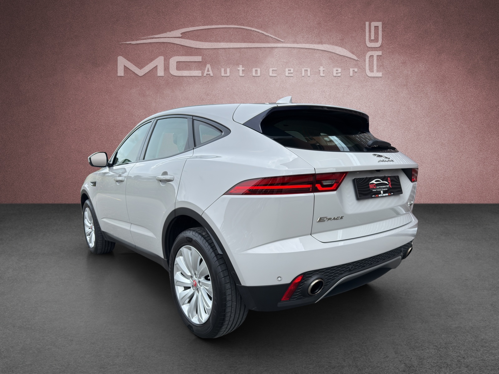 JAGUAR E-Pace 2.0d D240 SE AWD Automatik-image-2
