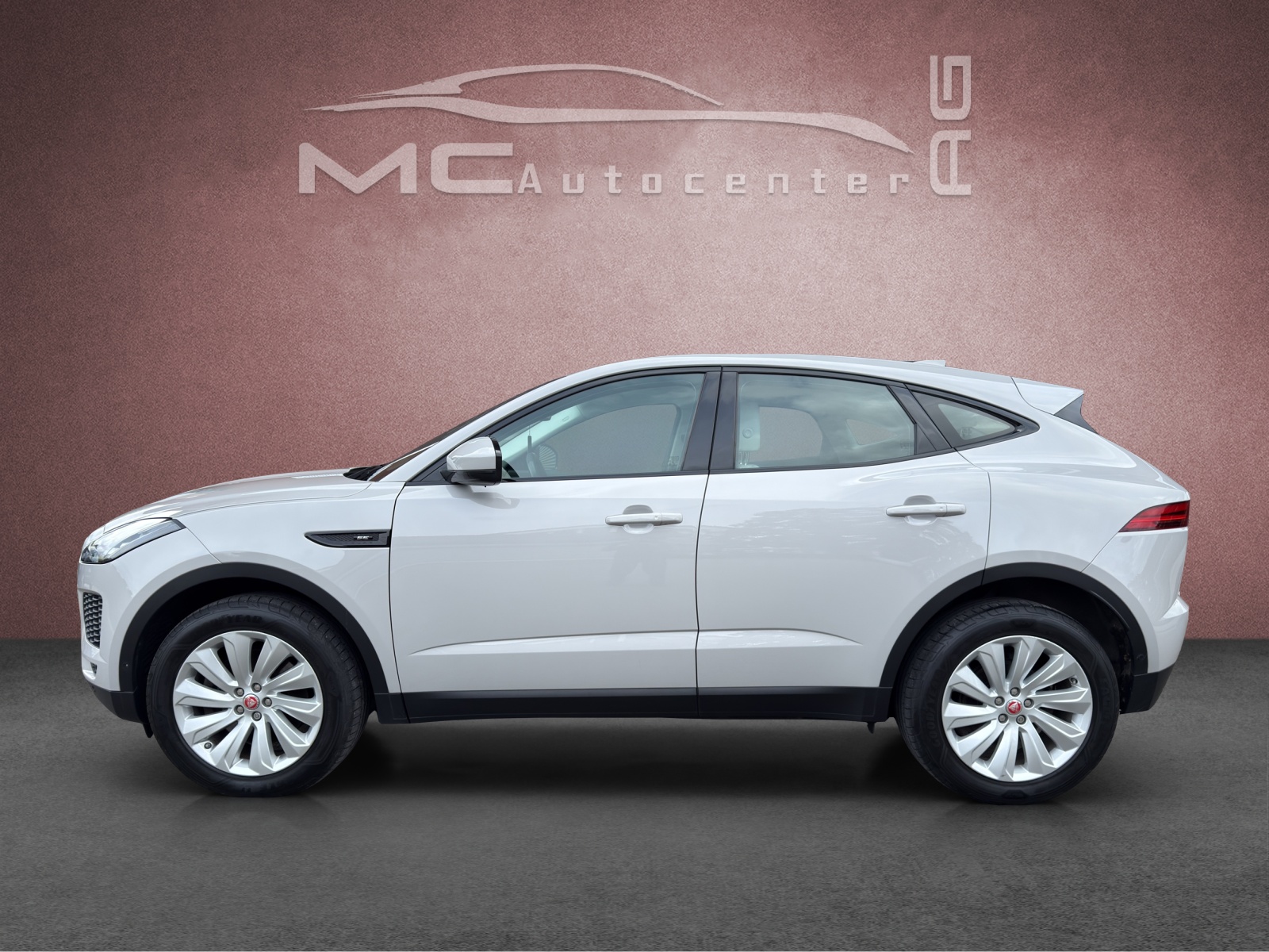 JAGUAR E-Pace 2.0d D240 SE AWD Automatik-image-1