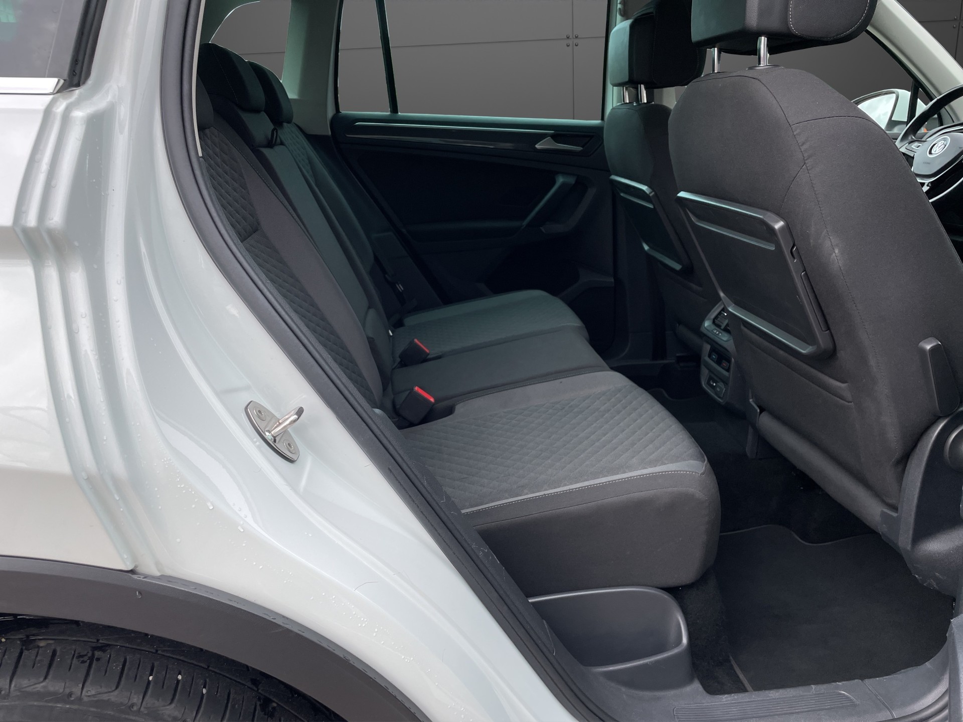 VW Tiguan 2.0 TDI SCR Comfortline 4Motion DSG-image-8