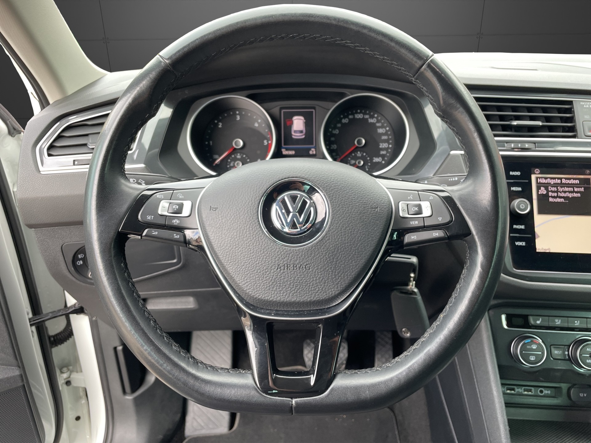 VW Tiguan 2.0 TDI SCR Comfortline 4Motion DSG-image-12