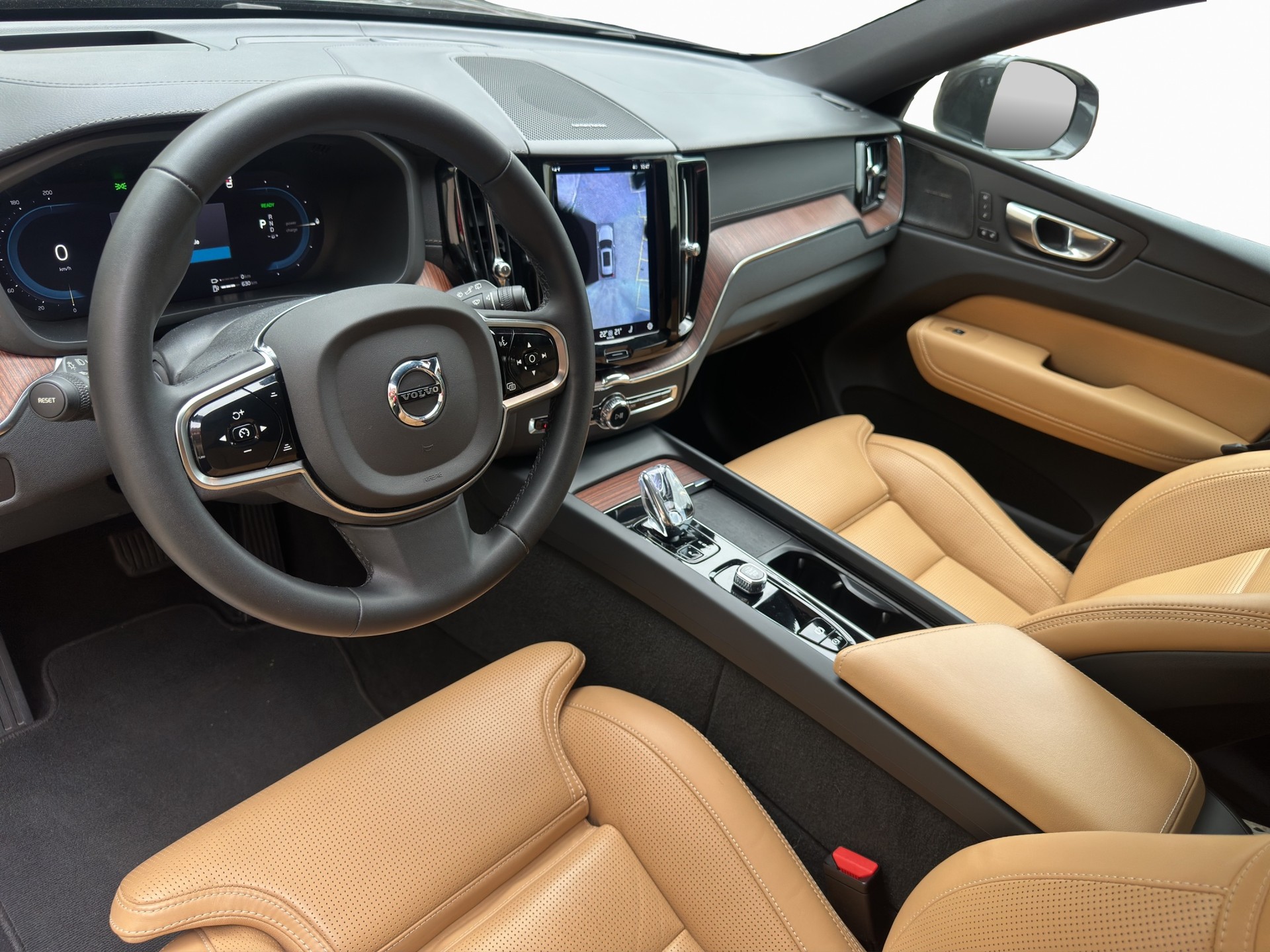 VOLVO XC60 T8 eAWD PluginHybrid Plus Bright Geartronic-image-8