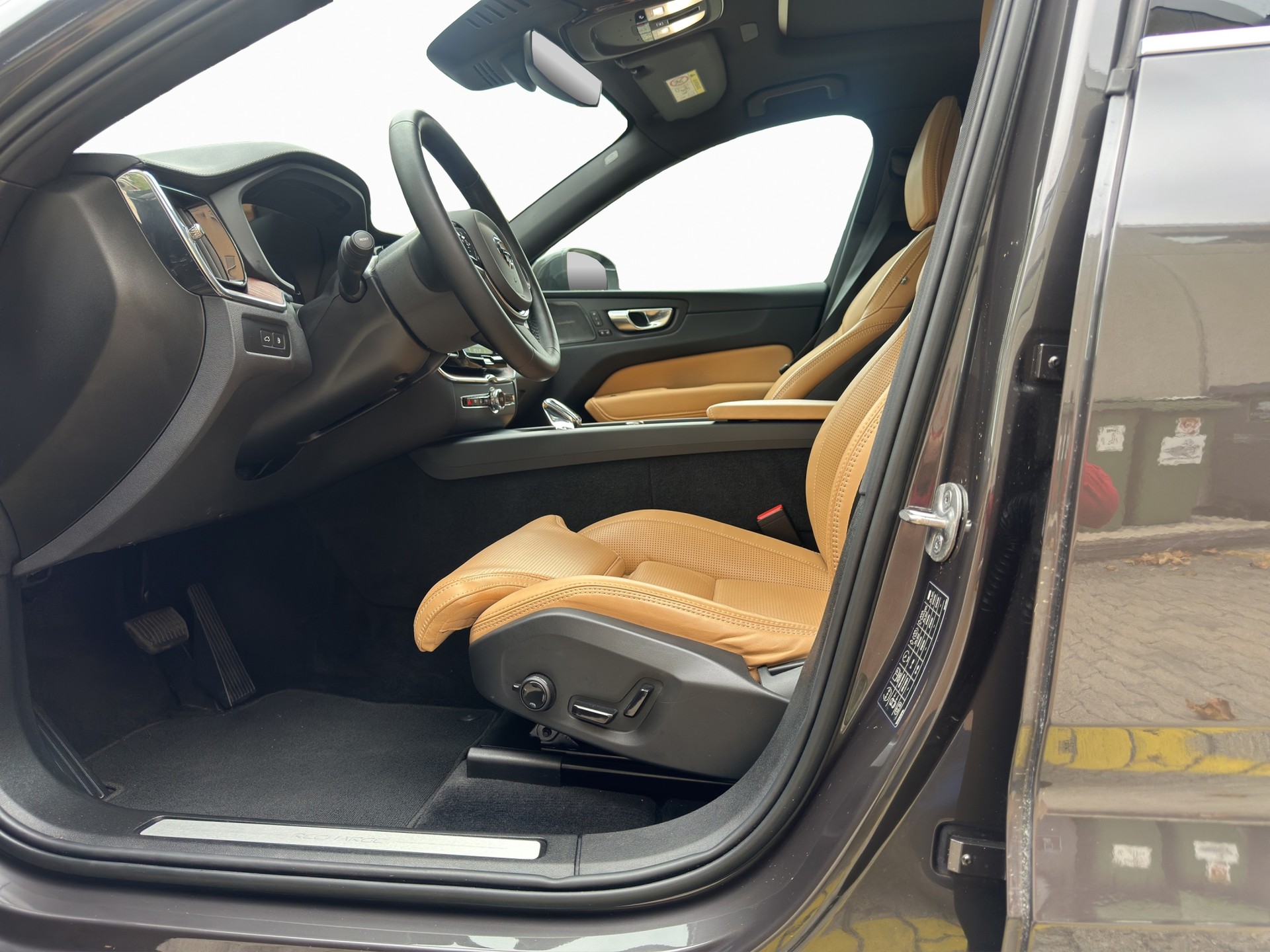 VOLVO XC60 T8 eAWD PluginHybrid Plus Bright Geartronic-image-7