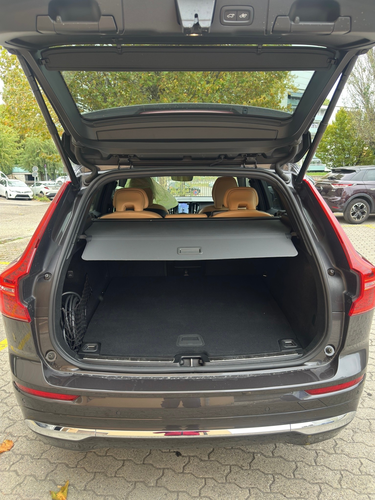 VOLVO XC60 T8 eAWD PluginHybrid Plus Bright Geartronic-image-11