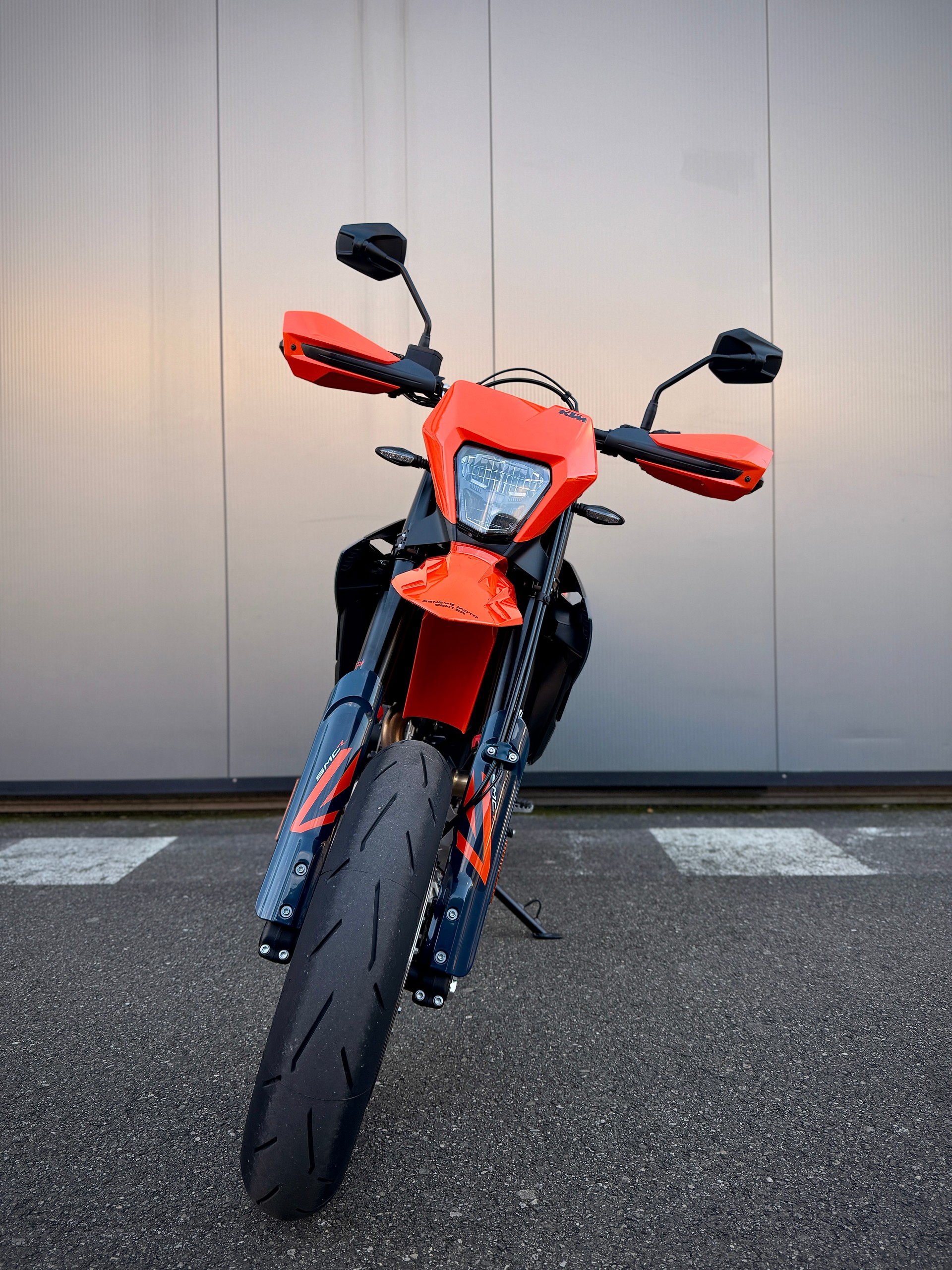 KTM 690 SMC R 2026-image-2
