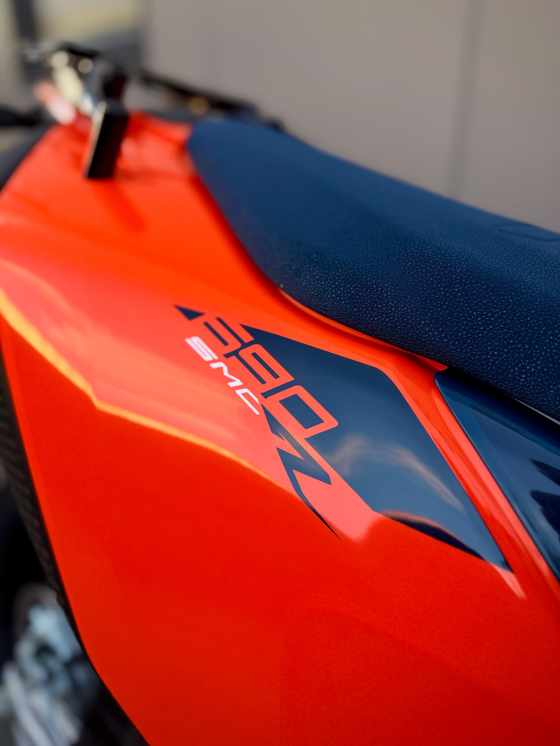 KTM 690 SMC R 2026-image-12
