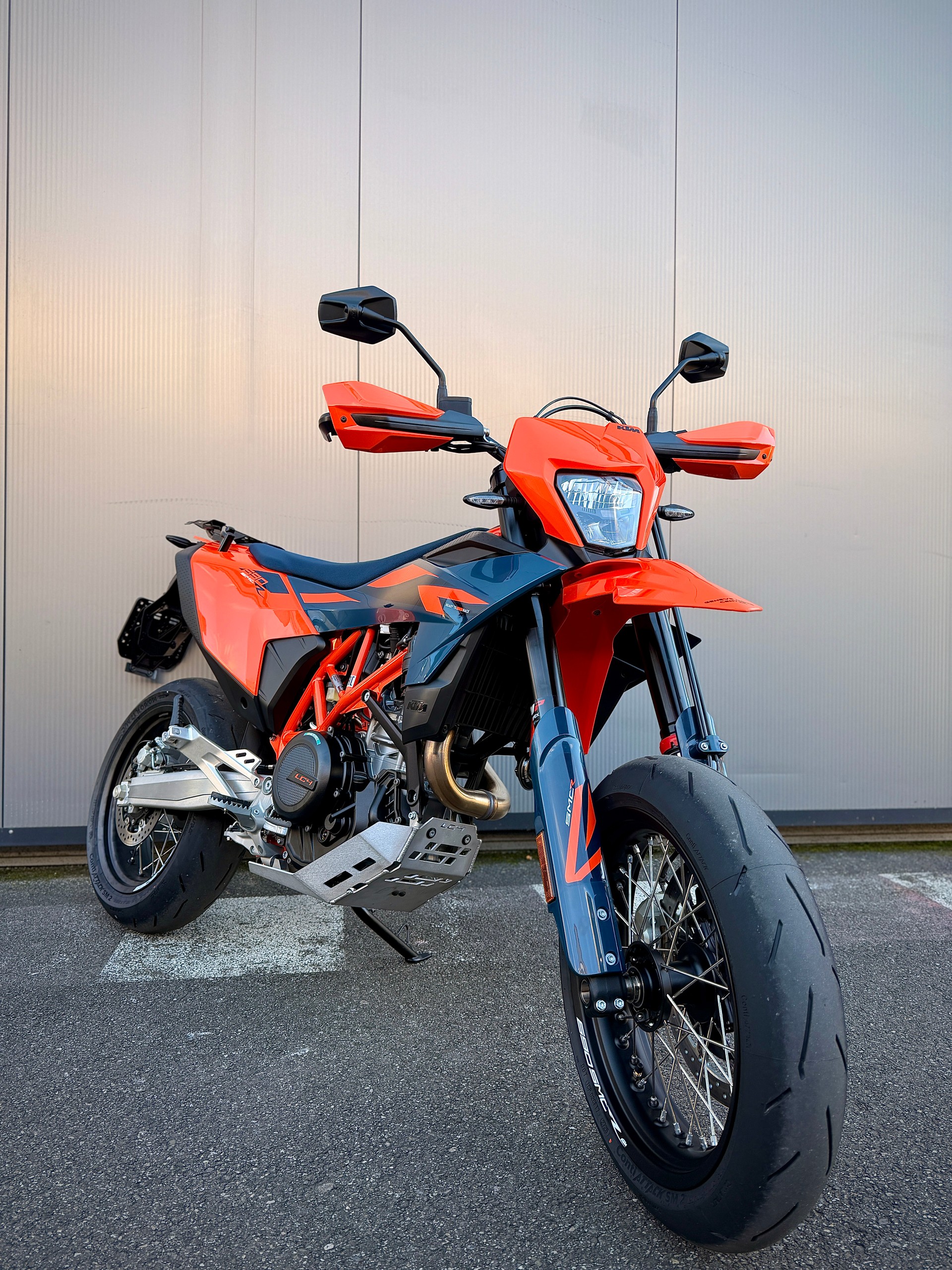 KTM 690 SMC R 2026-image-1
