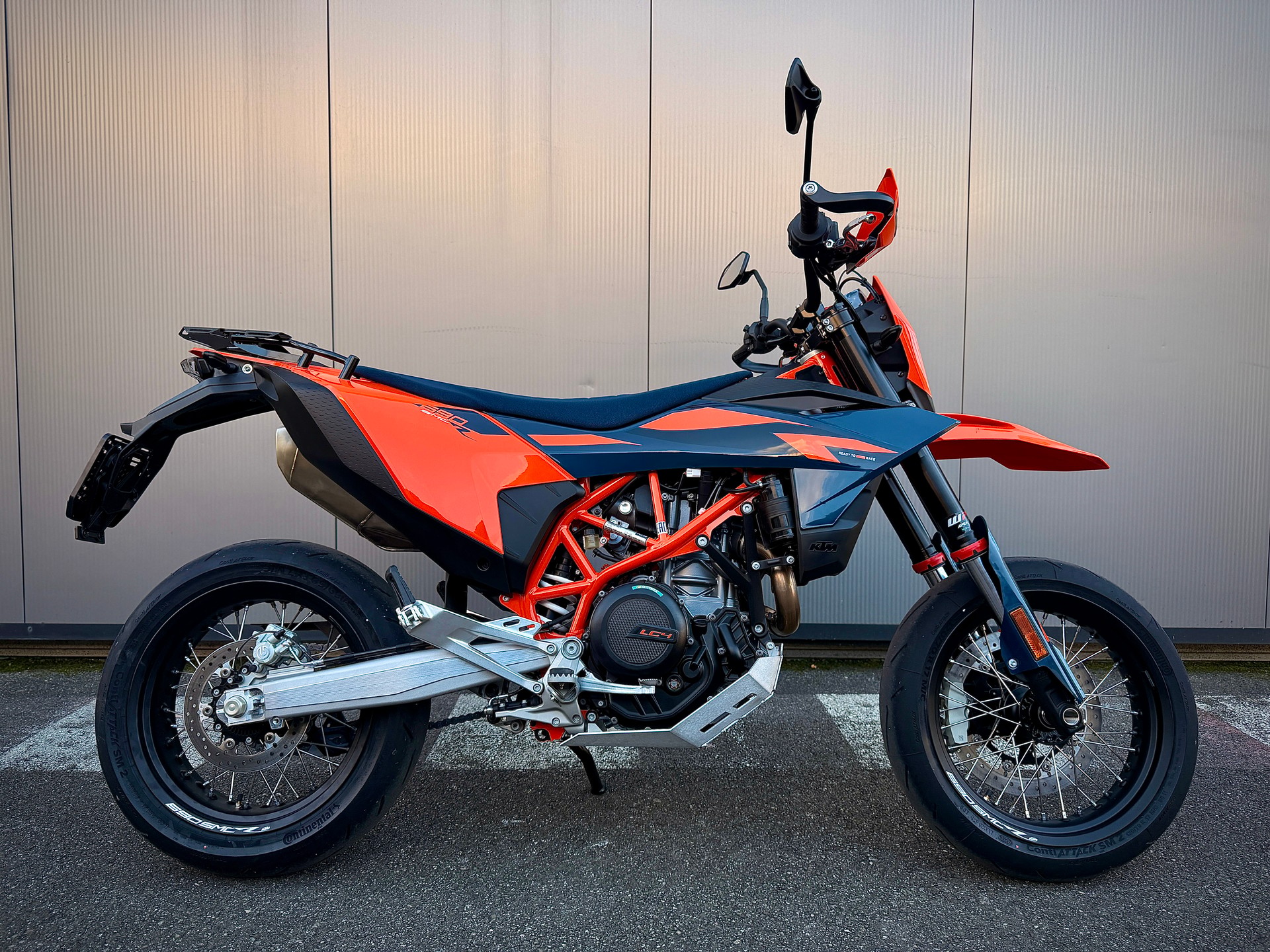 KTM 690 SMC R 2026-image-0