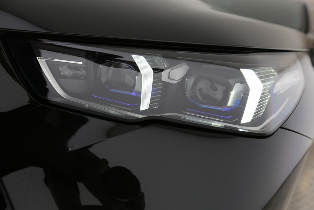 BMW 520d xDrive Touring-image-14