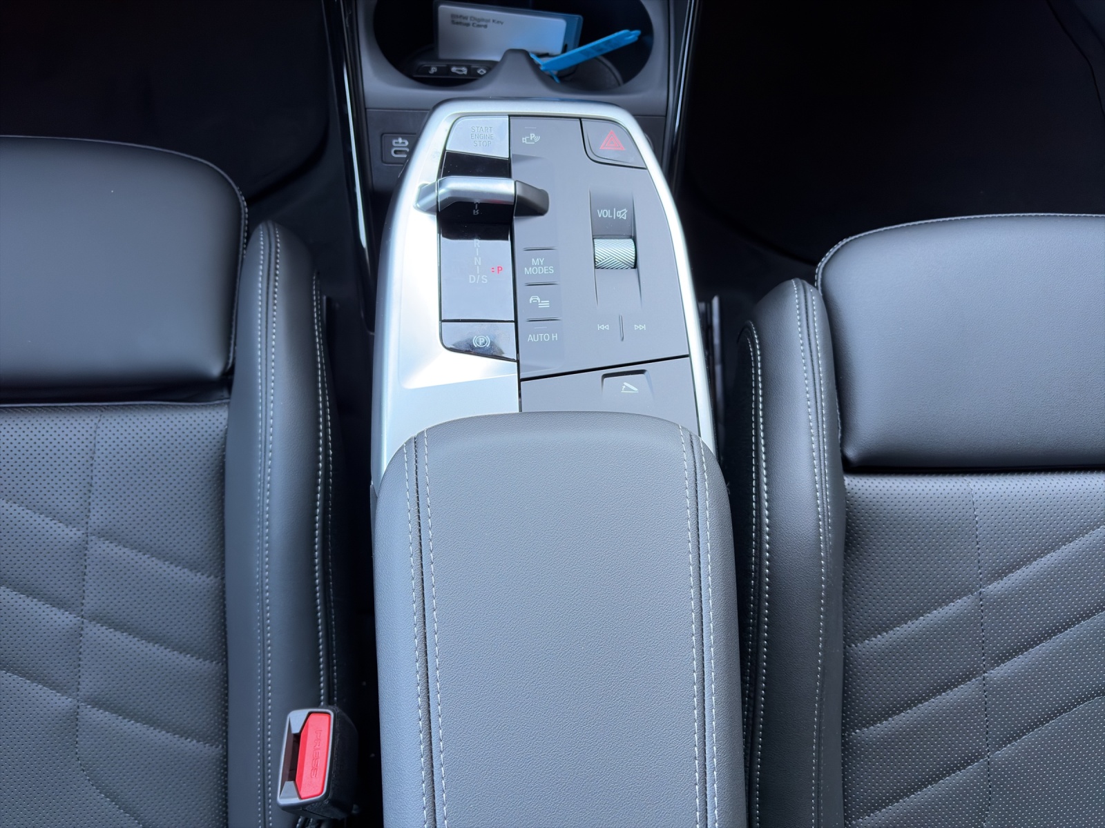BMW 225e xDrive Active Tourer-image-13
