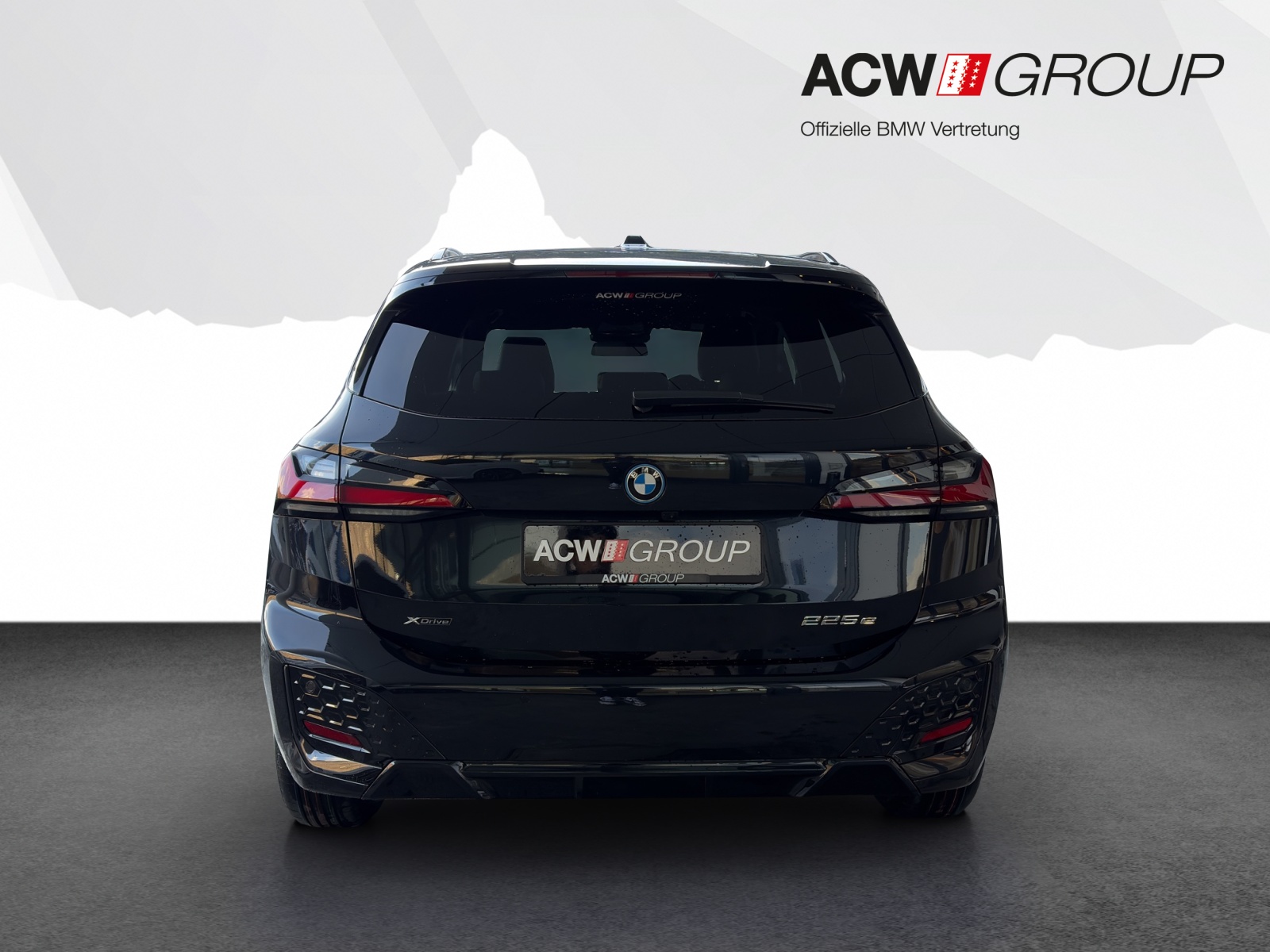 BMW 225e xDrive Active Tourer-showroom-element-3