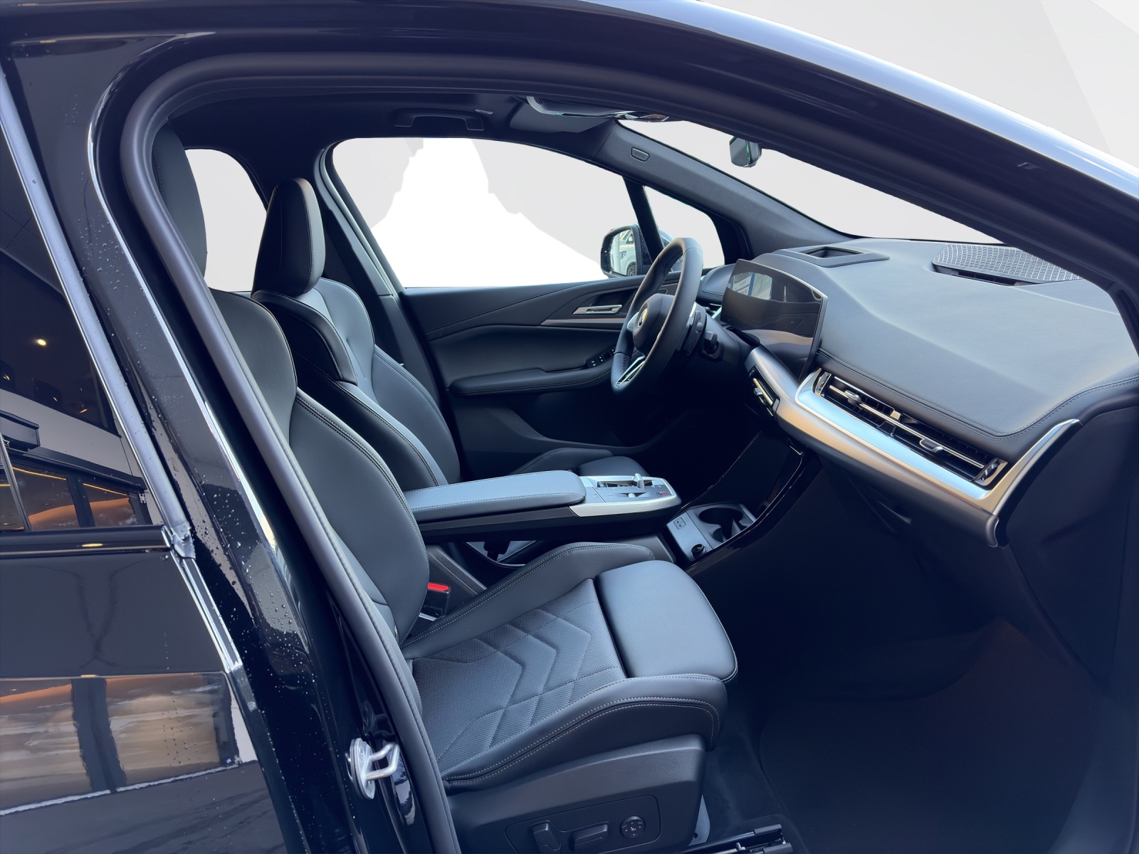 BMW 225e xDrive Active Tourer-image-14