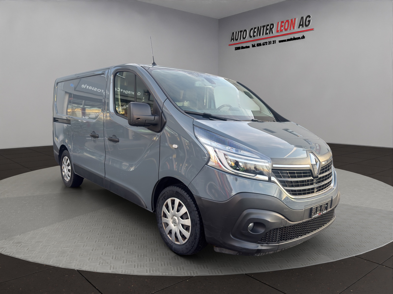 RENAULT Trafic 2.0 ENERGY dCi145 3.0t Business L1H1 A-image-7